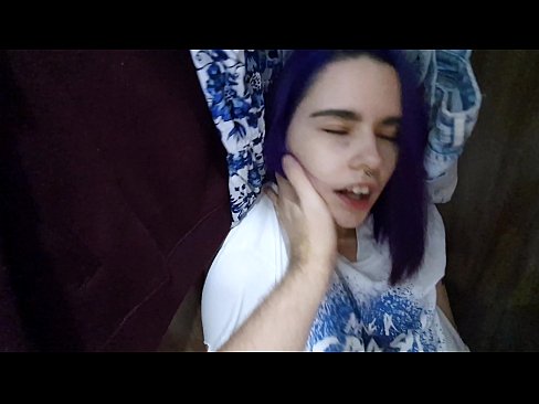 ❤️ Ya sami kanwata a cikin kabad ya taimaka mata ❤❌ bidiyon tsutsa ❌❤